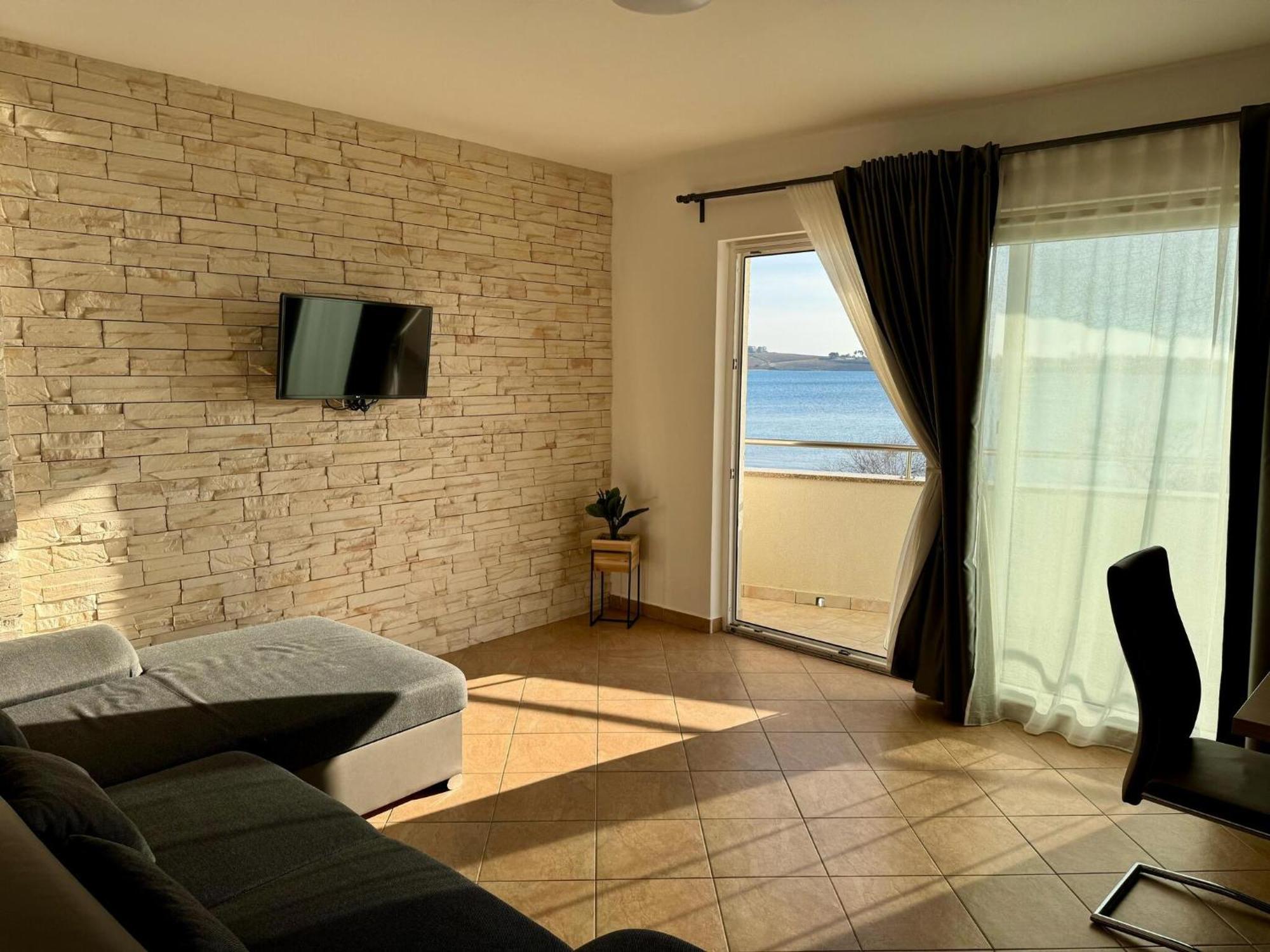 Apartments Franko Povljana Kültér fotó