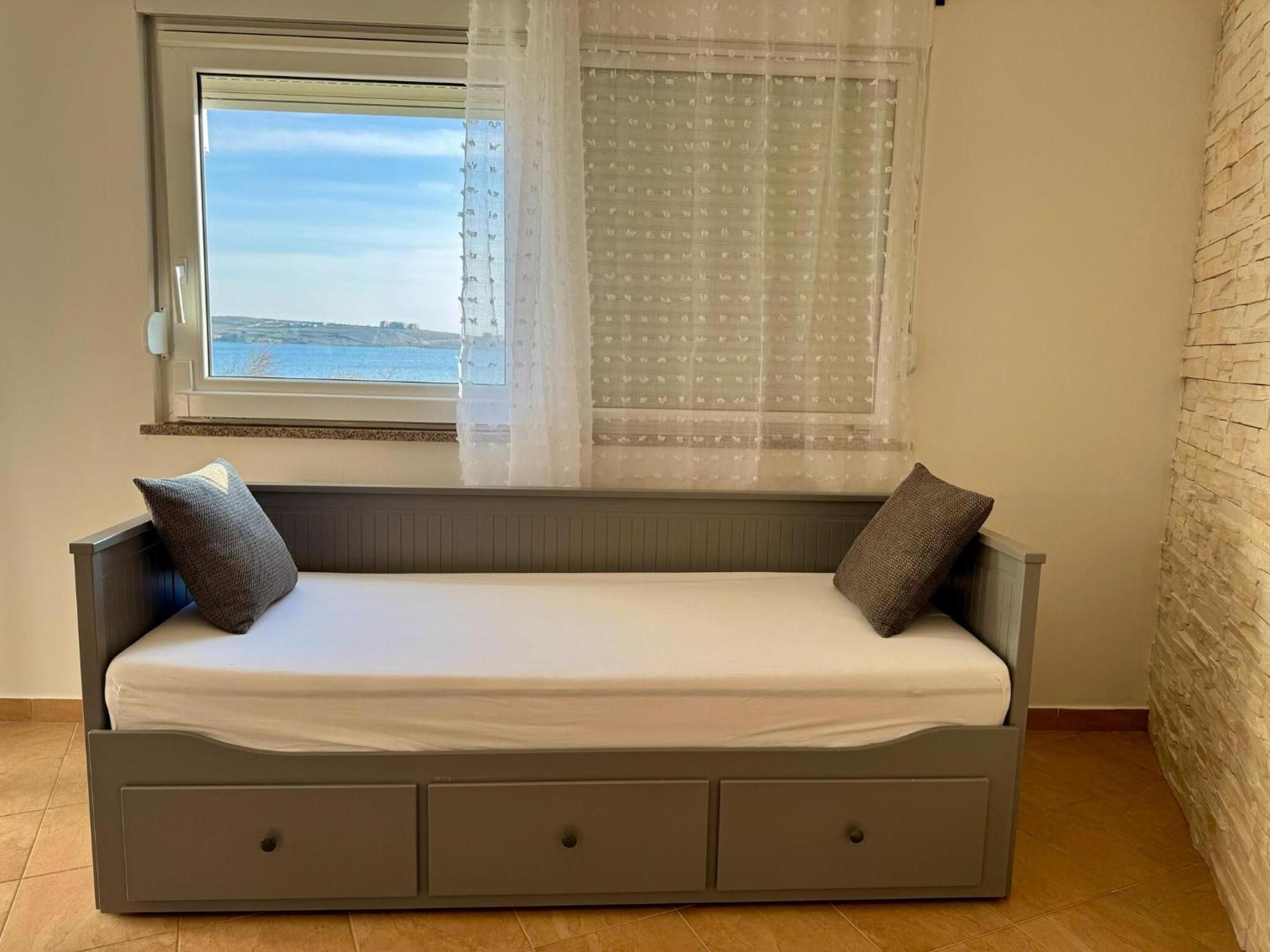 Apartments Franko Povljana Szoba fotó