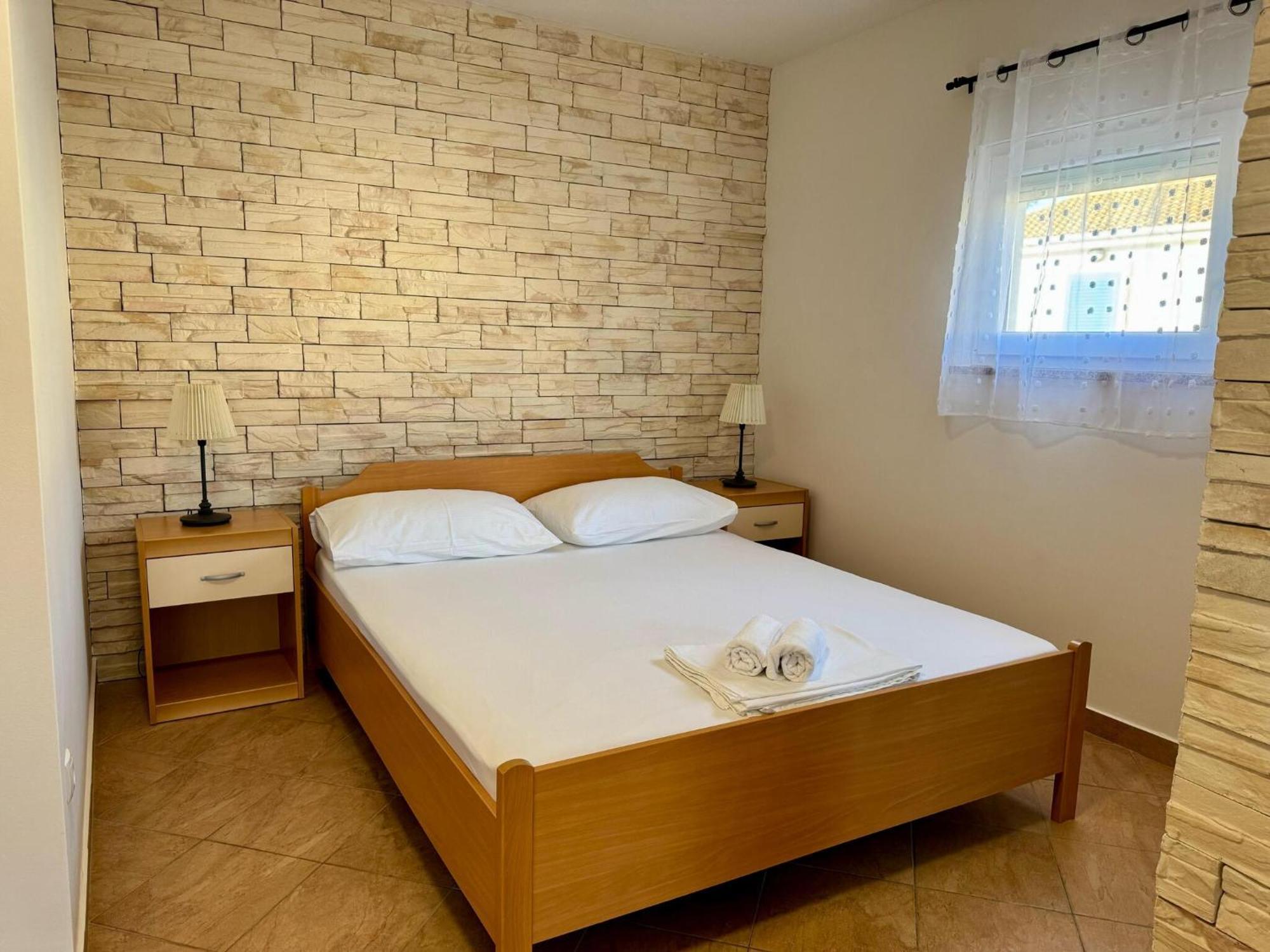 Apartments Franko Povljana Kültér fotó
