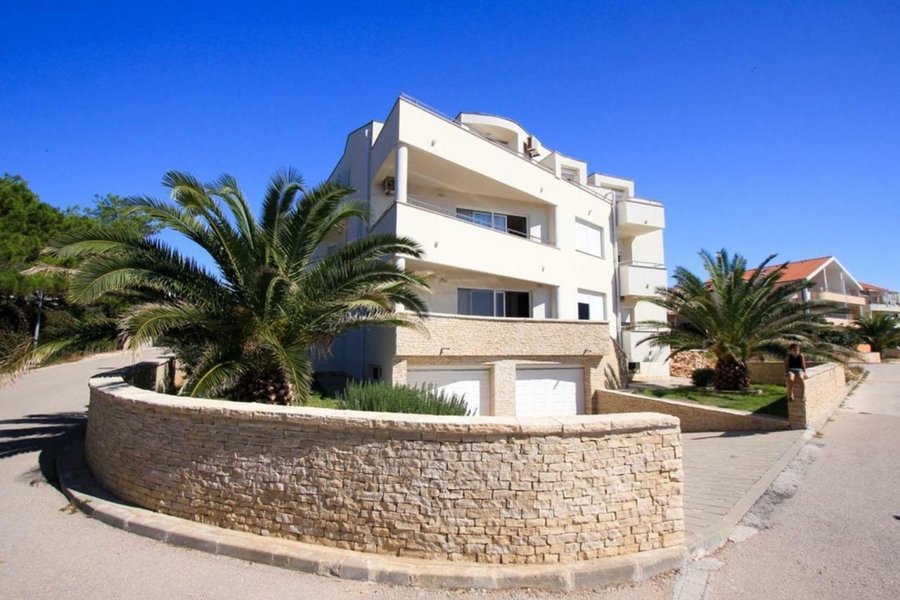 Apartments Franko Povljana Kültér fotó